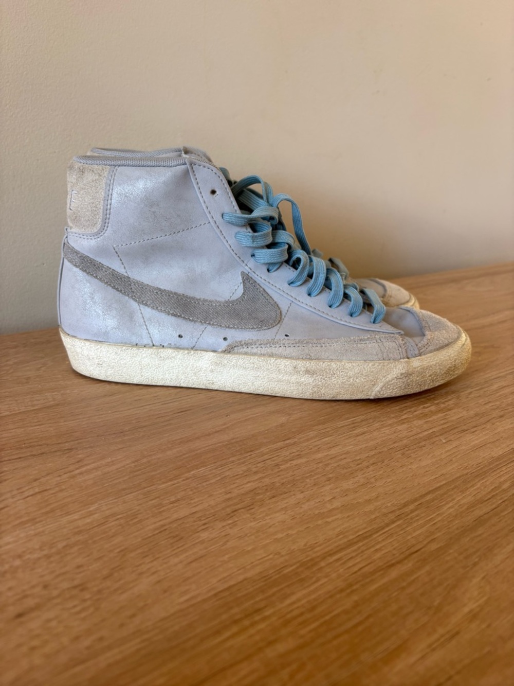 Nike High-Top Blazet mid ‘77 Sneakers in Light Blue with Gray Swoosh 8.5